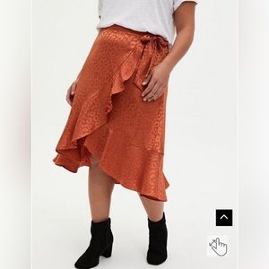 Torrid orange leopard print silky skirt